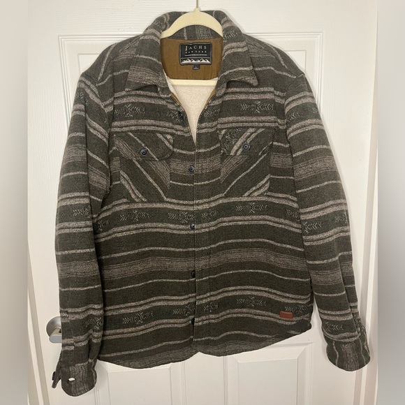 Surf skate snow Men’s bundle 3 items- Aztec jacket, Plaid flannel, wave t-shirt - Picture 1 of 12